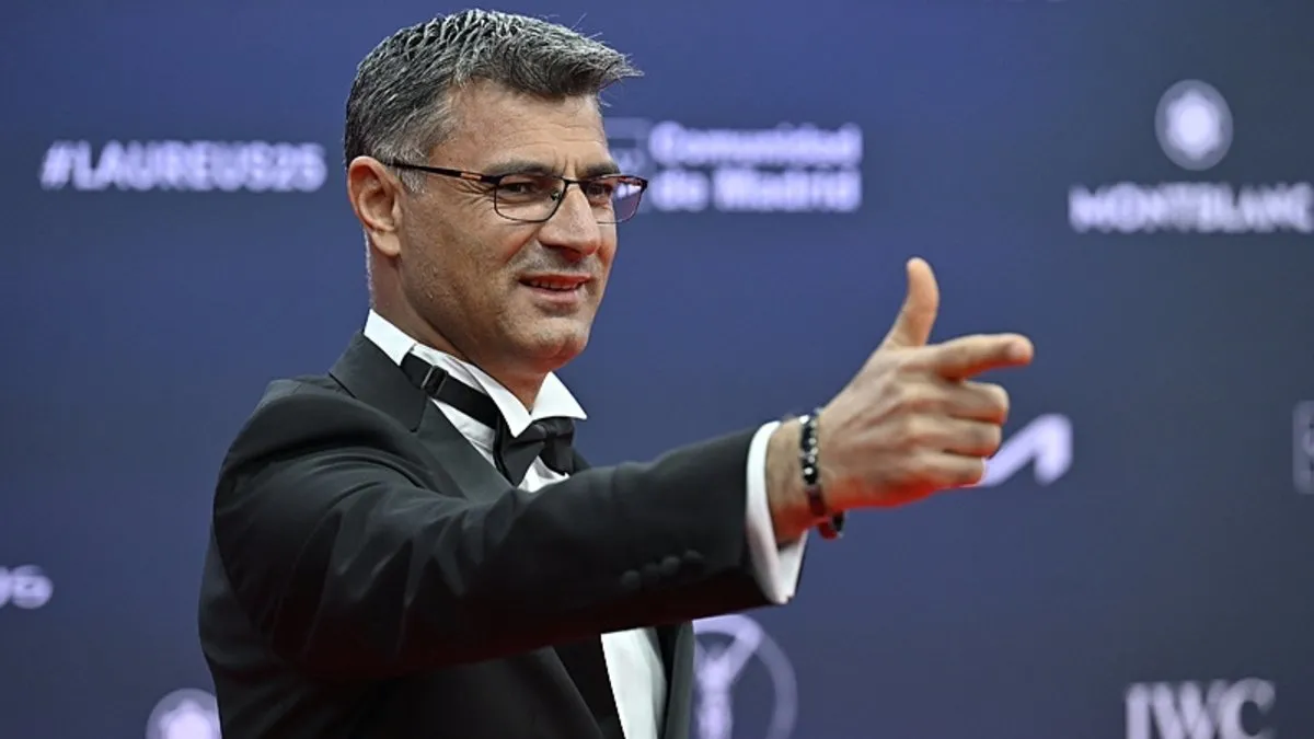 Yusuf Dikeç, Laureus Ödül Töreninde Ünlü Pozunu Verdi: Gözler Üzerinde!
